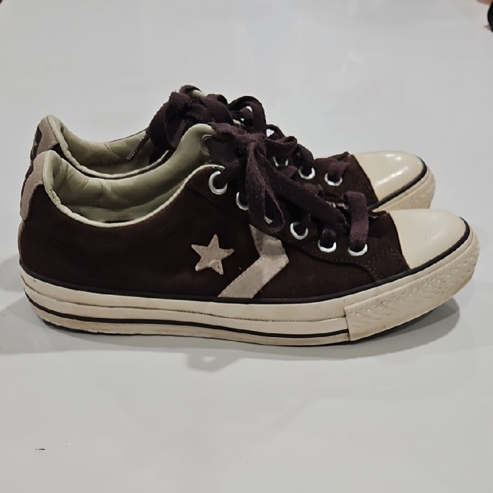 Vintage Converse One Star Sneakers in Dark Brown and Cream Accents. Sz 8 Wmns